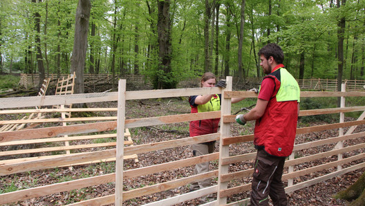 Bau eines Wildschutzzaunes